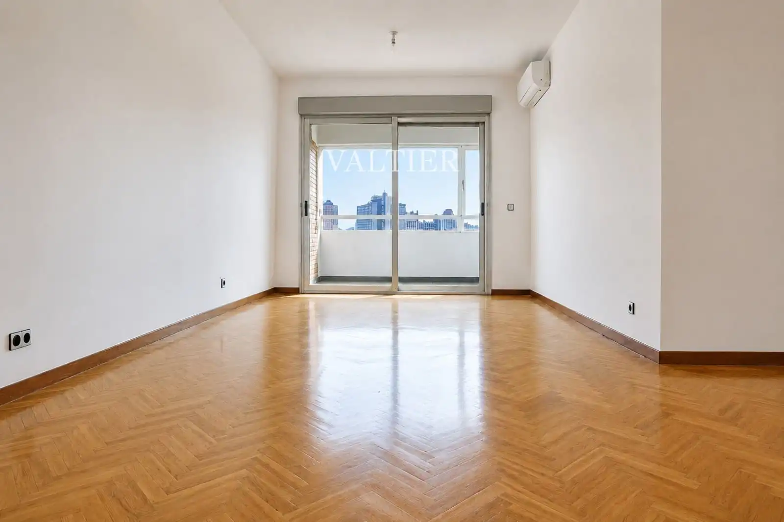 Wohnzimmer von Wohnung zur Miete in Madrid mit Klimaanlage und Terrasse