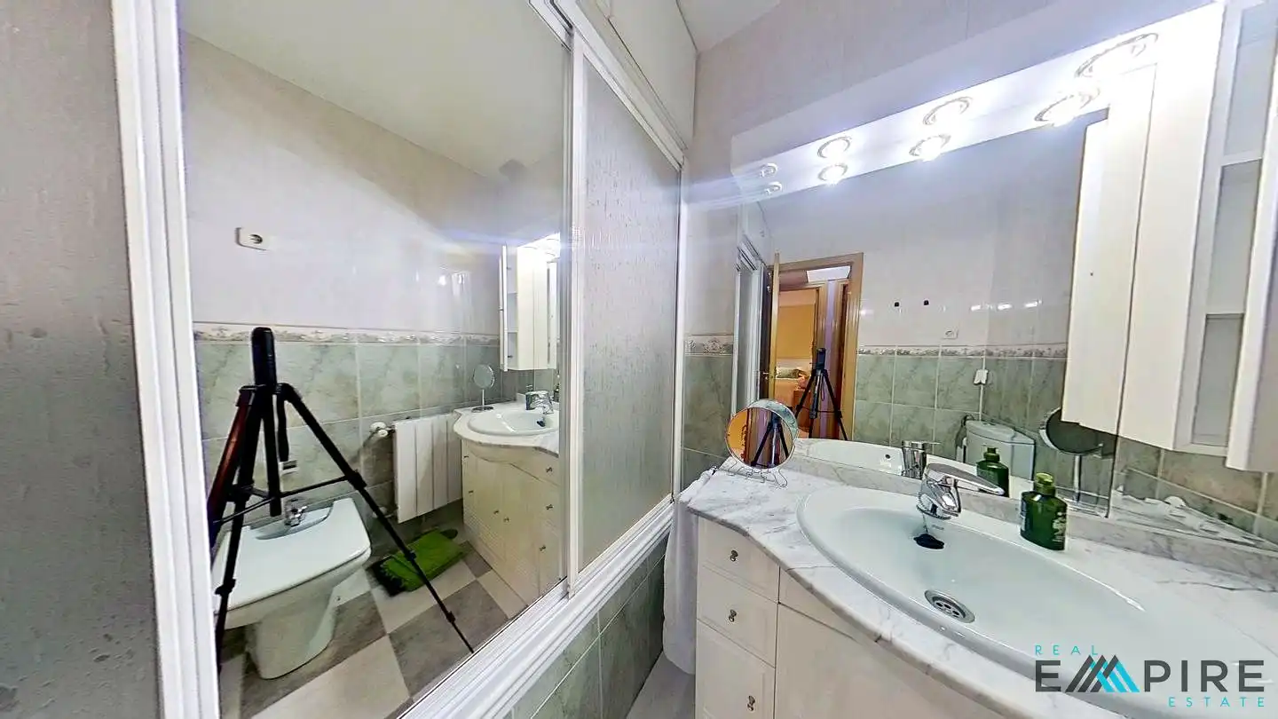 Baño de Planta baja en venta en Fuenlabrada con Calefacción, Terraza y Trastero