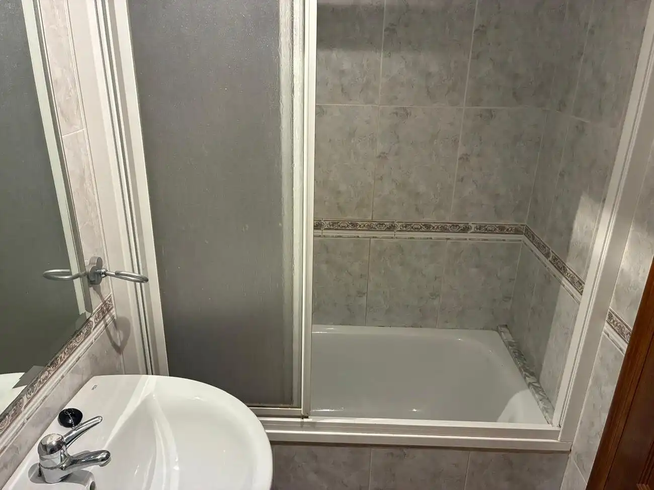 Baño de Apartamento en venta en Almoradí con Calefacción, Terraza y Amueblado