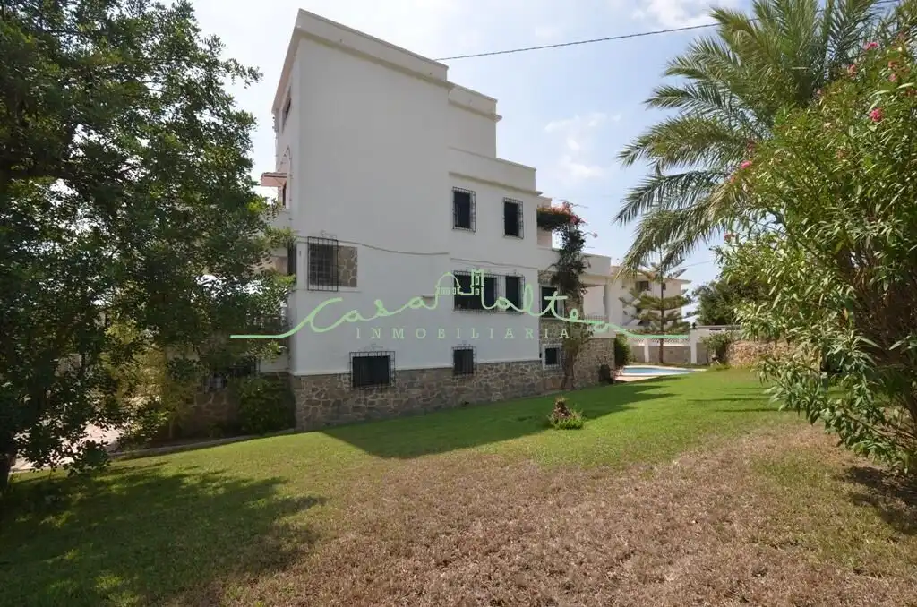Vista exterior de Casa o xalet en venda en Altea amb Aire condicionat, Jardí privat i Terrassa