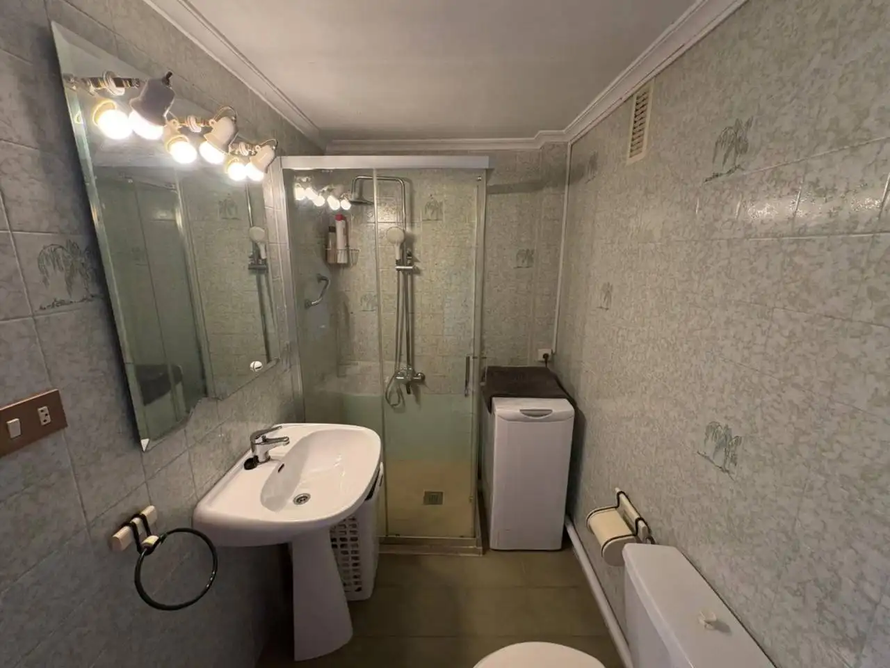 Baño de Piso en venta en Alicante / Alacant con Aire acondicionado, Calefacción y Amueblado