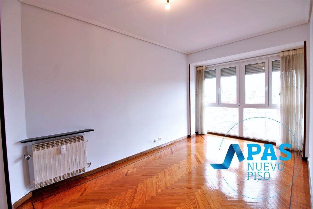 Bedroom of Flat for sale in Santander  with Heating