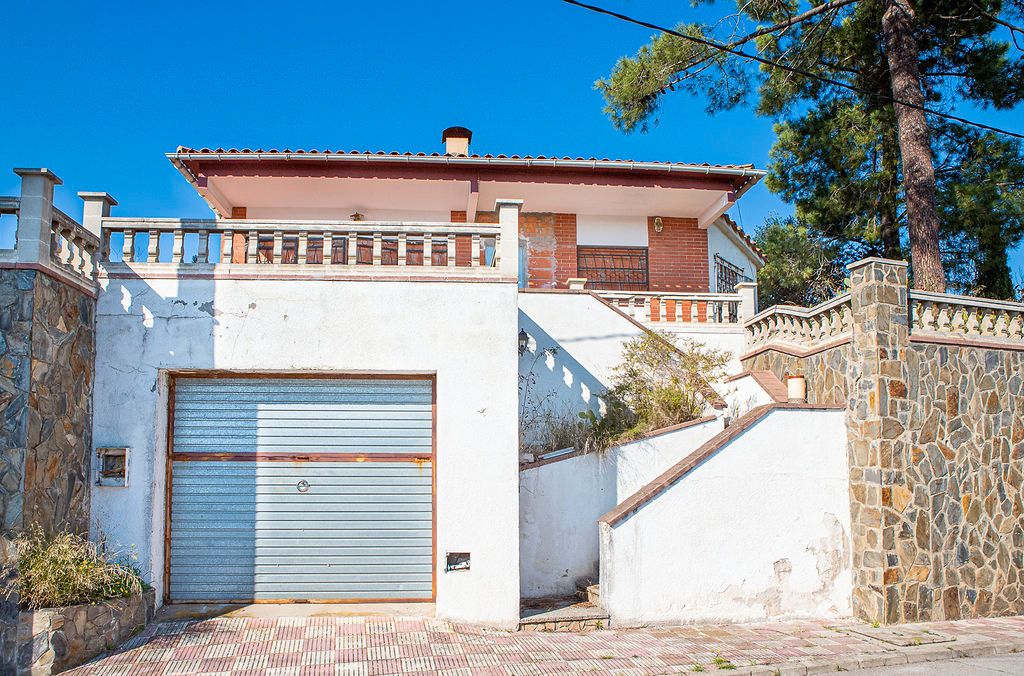 Vista exterior de Edifici en venda en Tordera