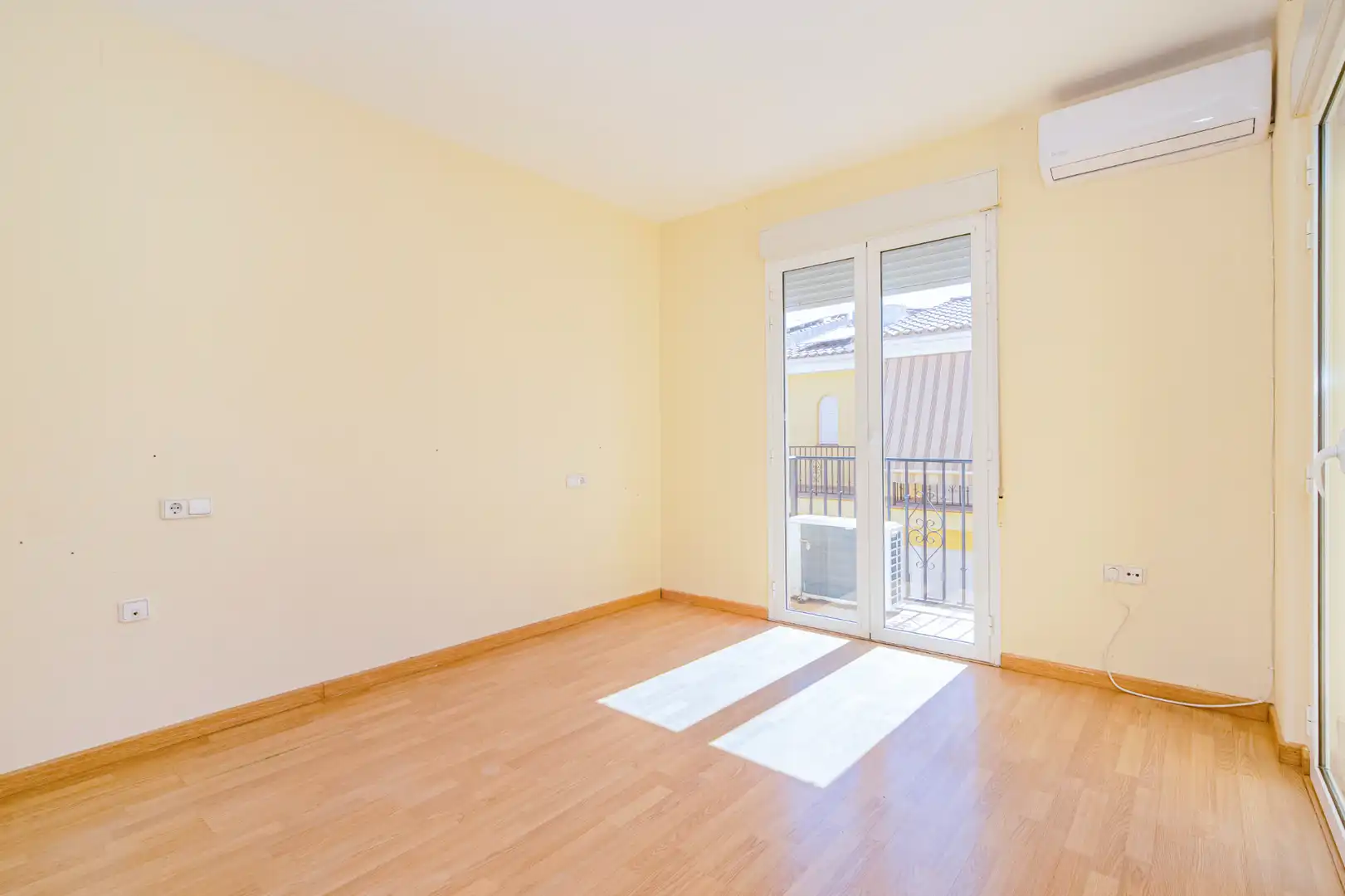 Dormitori de Casa adosada en venda en Vegas del Genil amb Aire condicionat, Calefacció i Terrassa