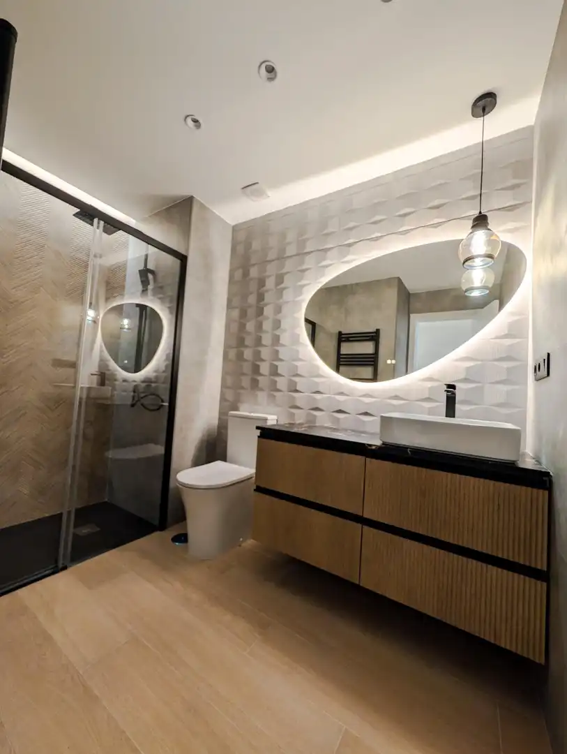 Bathroom of Flat for rent in Sanlúcar la Mayor  with Air Conditioner, Heating and Furnished