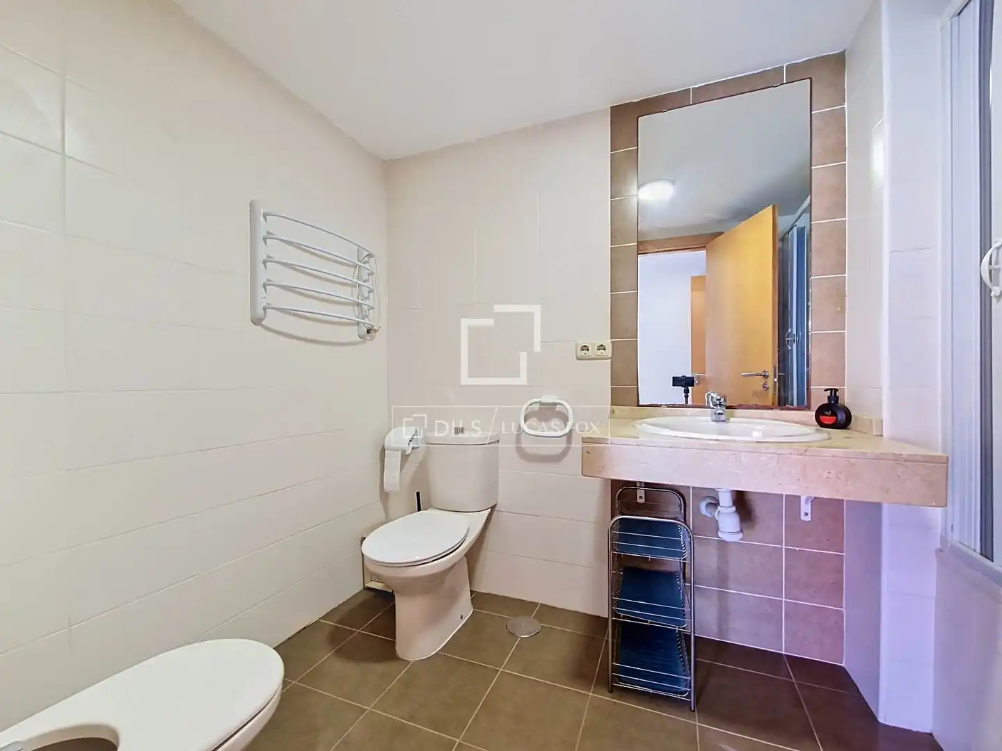Baño de Piso en venta en Cubelles con Aire acondicionado, Calefacción y Jardín privado