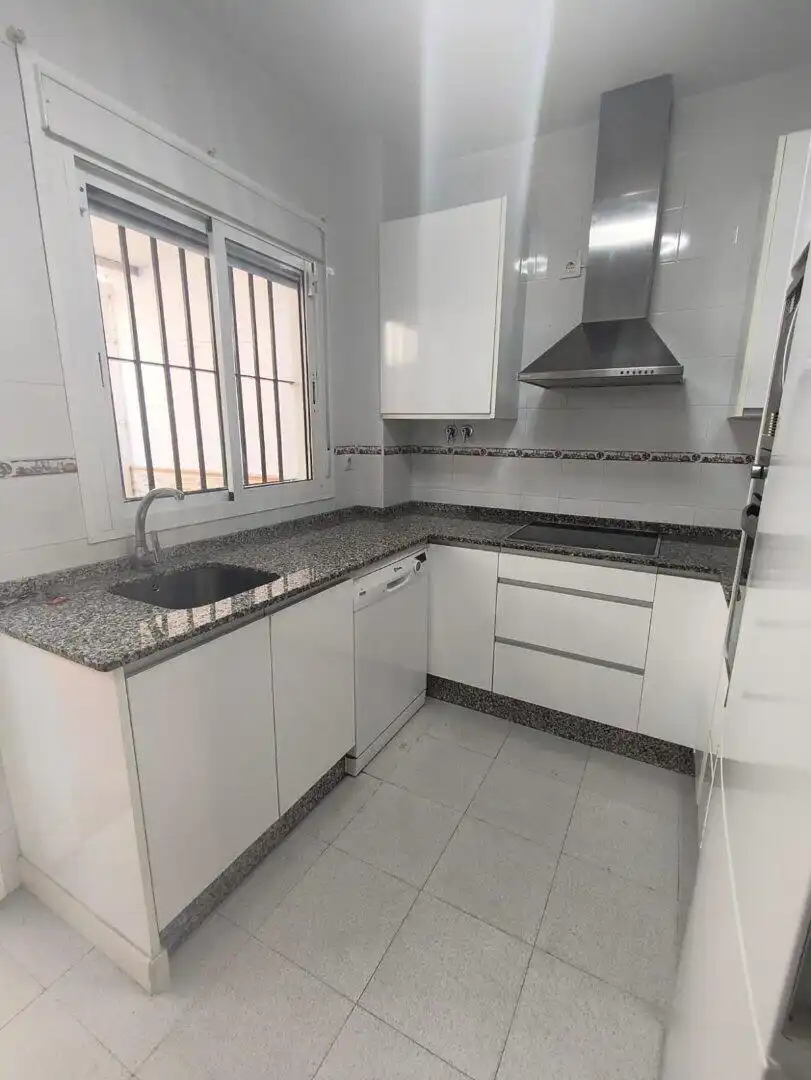 Cocina de Dúplex en venta en Avenida de Rota