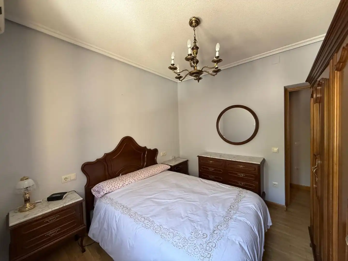 Bedroom of Flat for rent in Salamanca  with Air Conditioner, Heating and Parquet flooring