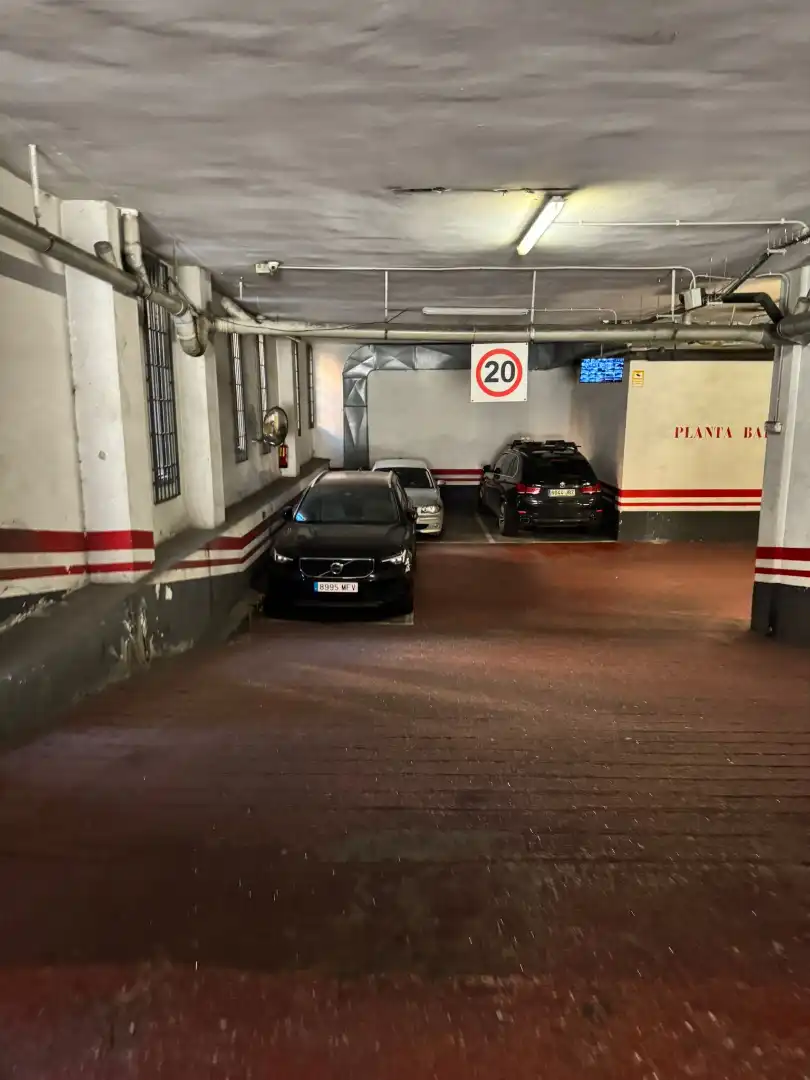 Doppelparkplatz mit Aufzug zur Miete in Via Augusta, imagen 13