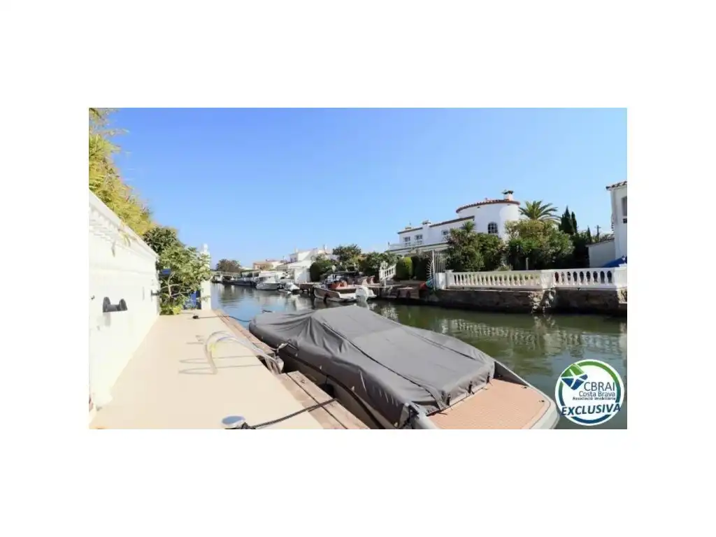 Casa con piscina en venta en Carrer Norfeu, imagen 5
