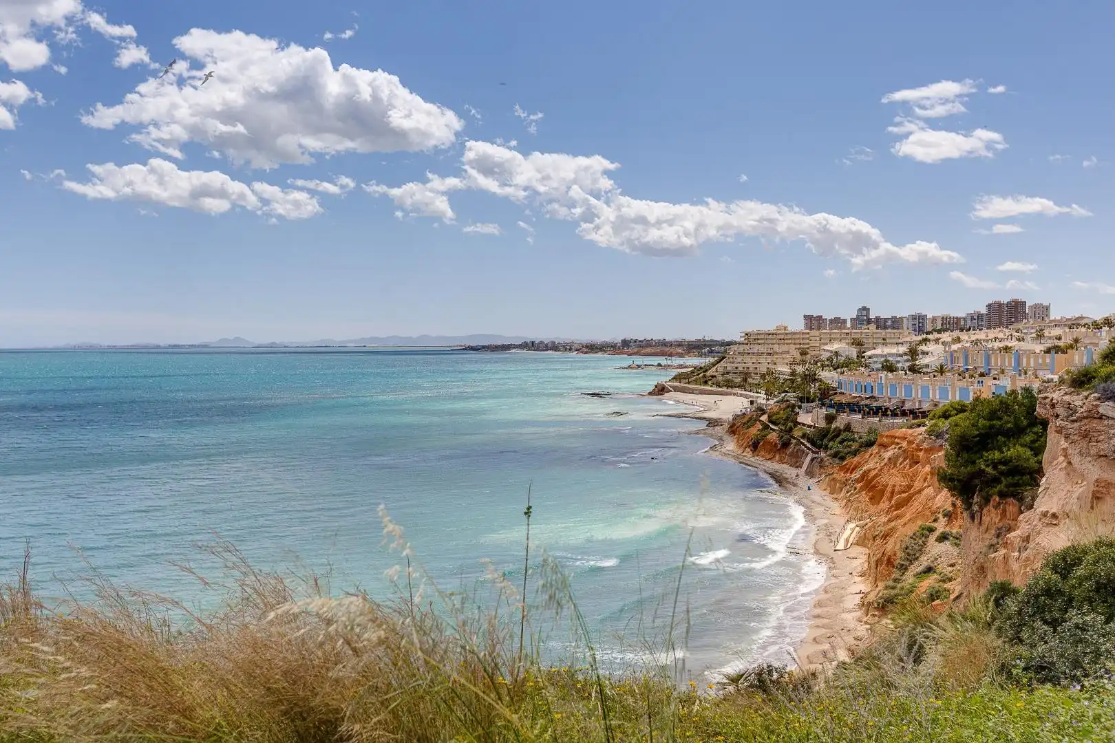 Vista exterior de Piso en venta en Orihuela con Aire acondicionado, Amueblado y Piscina comunitaria