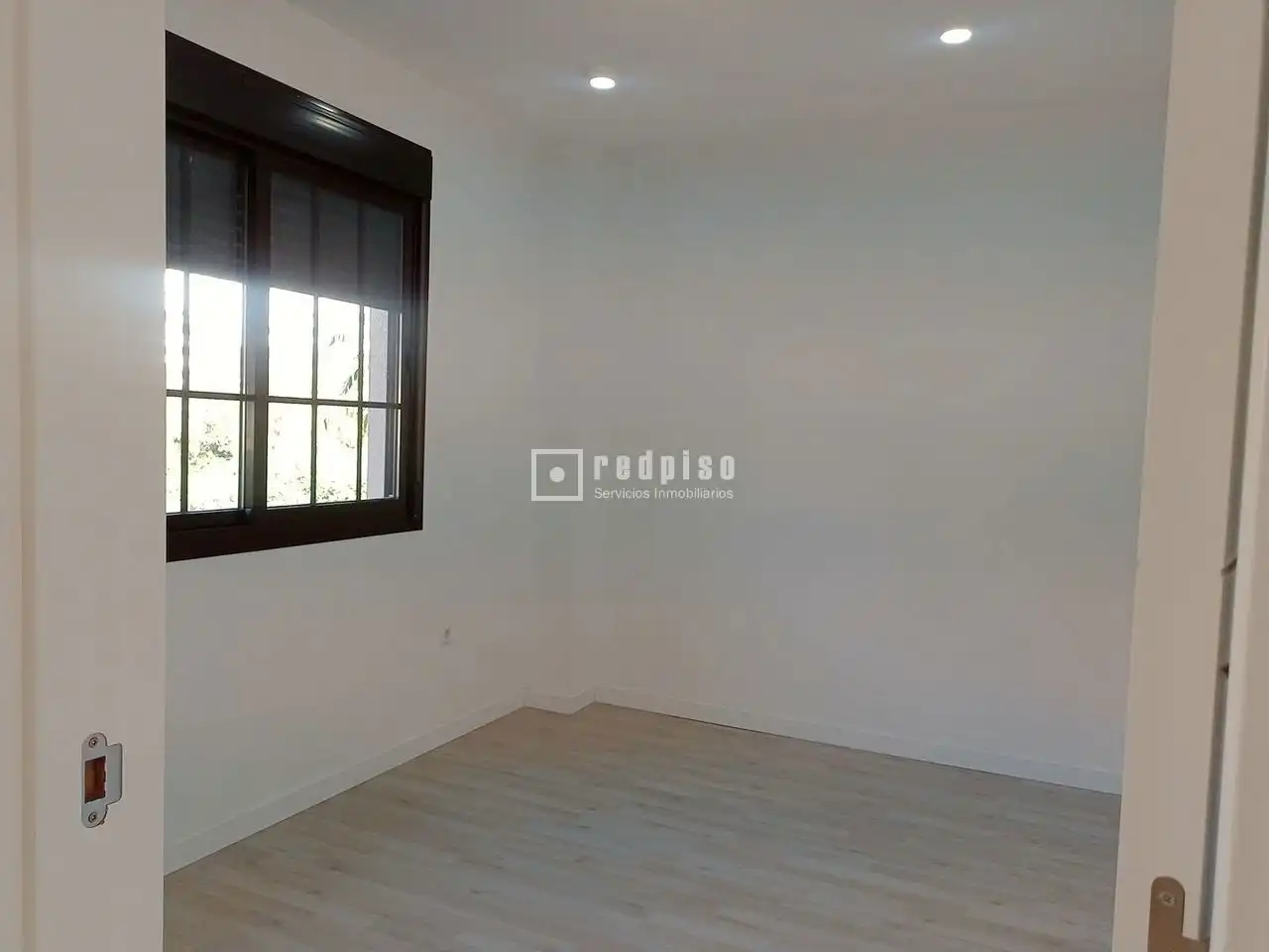 Schlafzimmer von Wohnung zum Verkauf in Benalmádena mit Klimaanlage, Heizung und Privatgarten