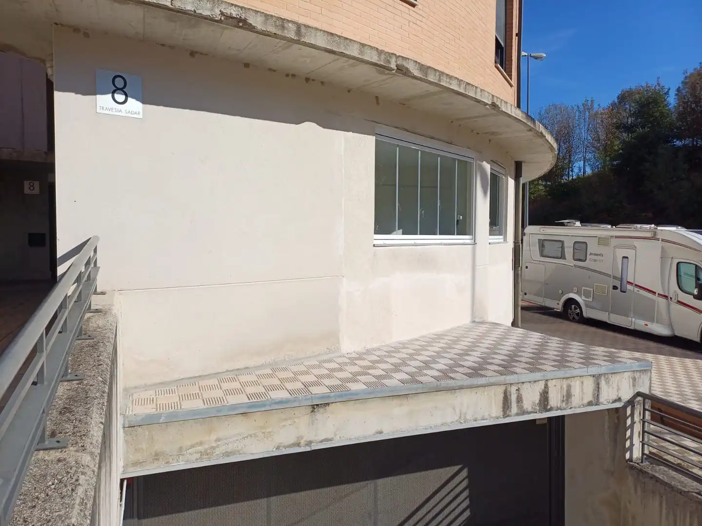 Vista exterior de Pis en venda en Aranguren, Navarra