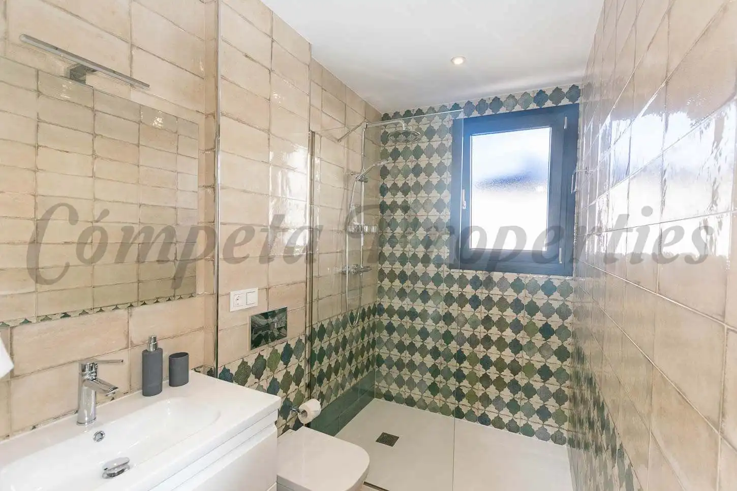 Apartamento con piscina en alquiler en Cómpeta, imagen 7