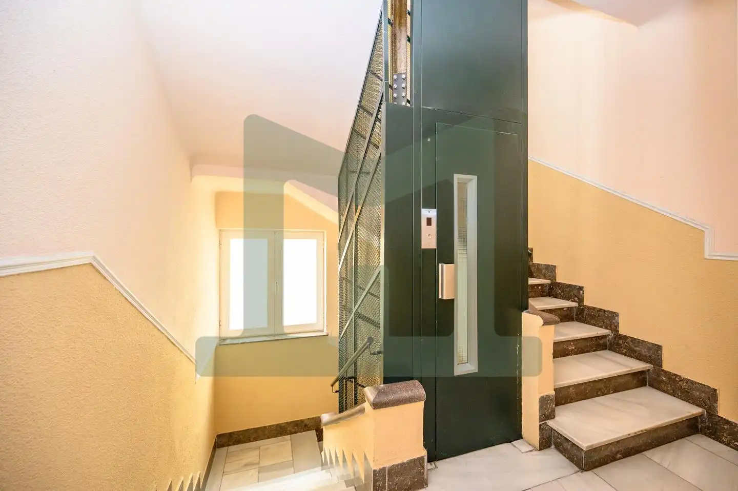 Piso en venta en Madrid con Aire acondicionado, Calefacción y Amueblado