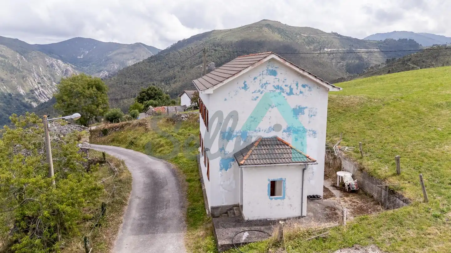Houses for sale in La Cadorna, Valdés - Luarca