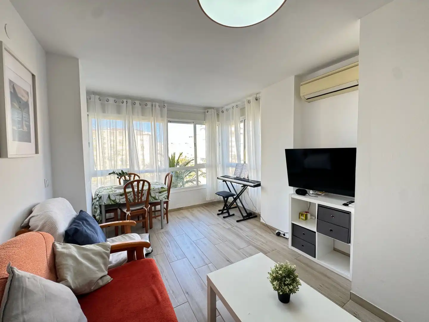 Wohnzimmer von Wohnung zum Verkauf in Torrox mit Klimaanlage, Terrasse und Möbliert