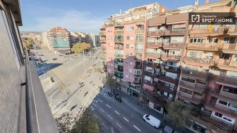 Exterior view of Flat for share in Barcelona  with Air Conditioner, Heating and Furnished
