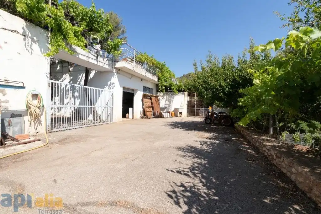 Vista exterior de Finca rústica en venta en Sentmenat con Piscina