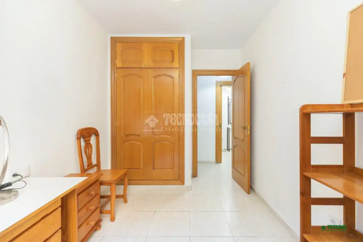Piso en venta en Almería con Trastero