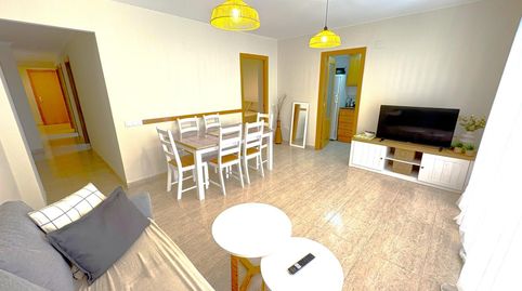 a 200 metros de la playa del Juanito, piso de 3 Dormitorios, 2 Baños, Cocina independiente, comedorestar y Balcon, para entrar a v, imatge 2
