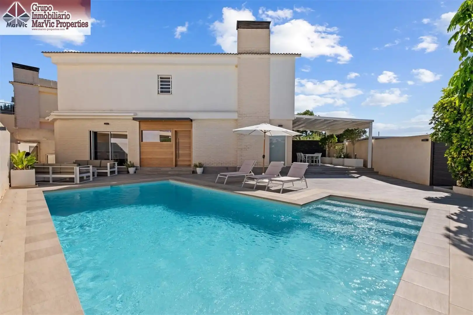 Chalet con piscina en venta en Escandinavia - Cautivador, imagen 3