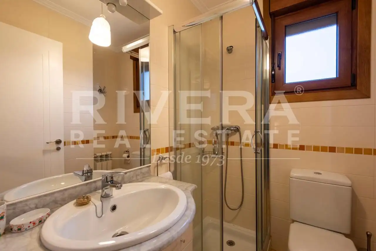 Baño de Casa o chalet en venta en Sanxenxo con Calefacción, Jardín privado y Parquet