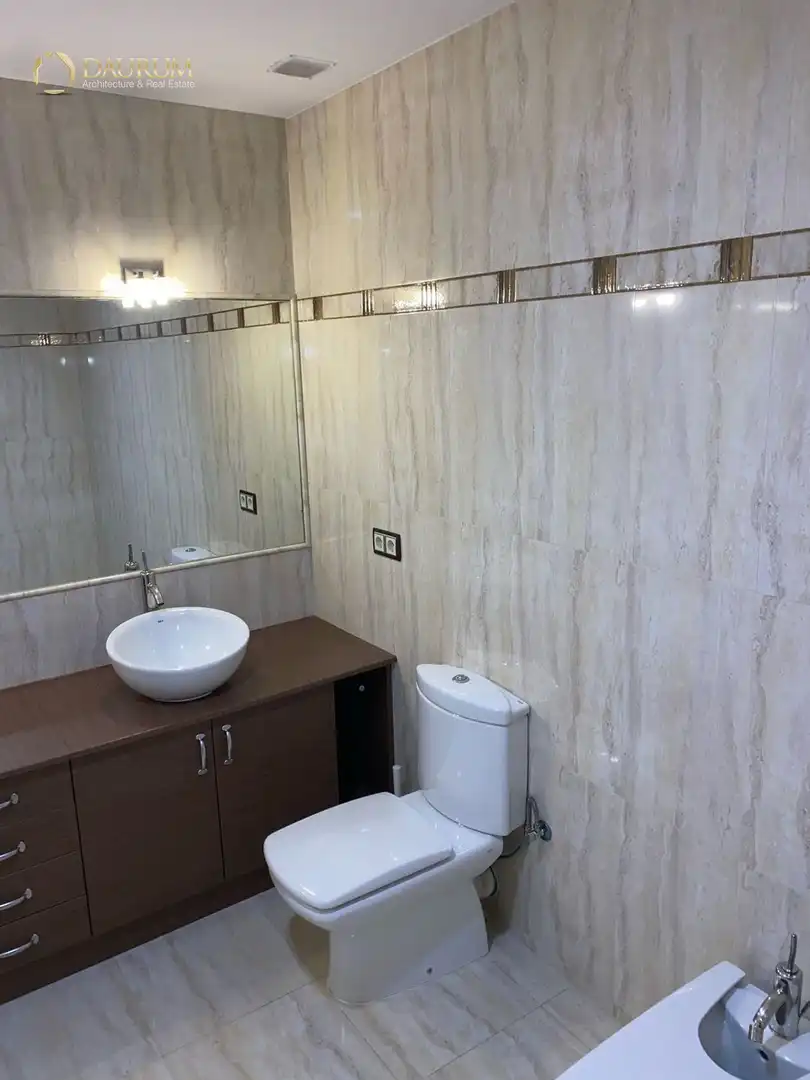 Badezimmer von Wohnung zum Verkauf in Madrid mit Klimaanlage, Heizung und Terrasse