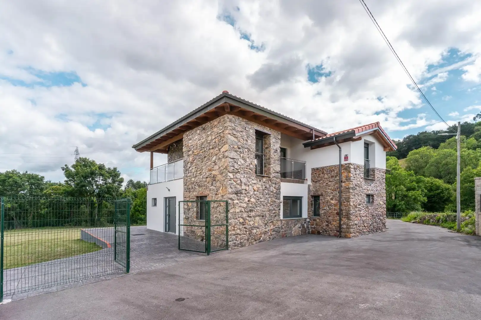 Vista exterior de Casa o chalet en venta en Grado con Calefacción, Terraza y Trastero