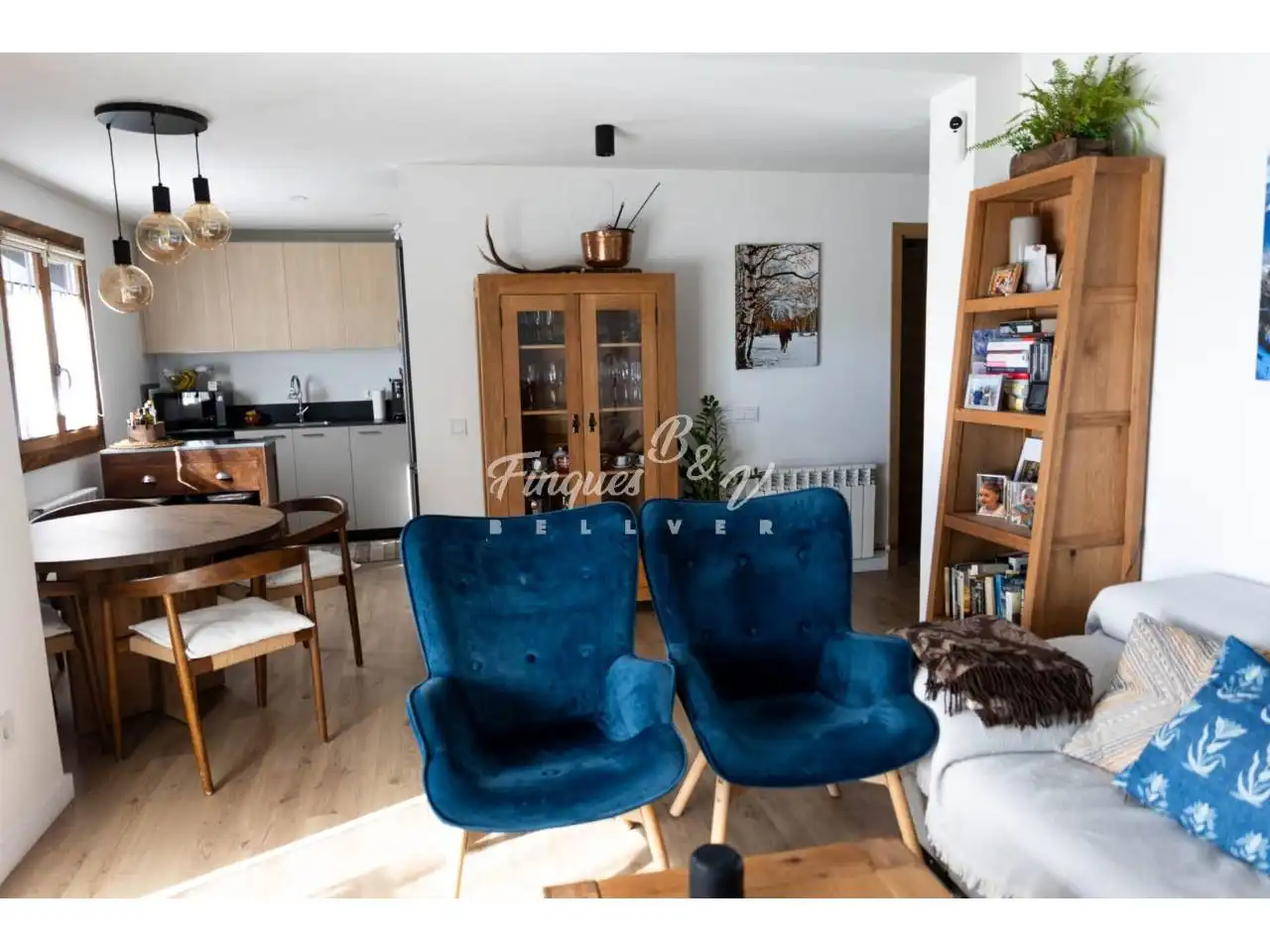Sala de estar de Apartamento en venta en Bellver de Cerdanya con Aire acondicionado, Calefacción y Parquet
