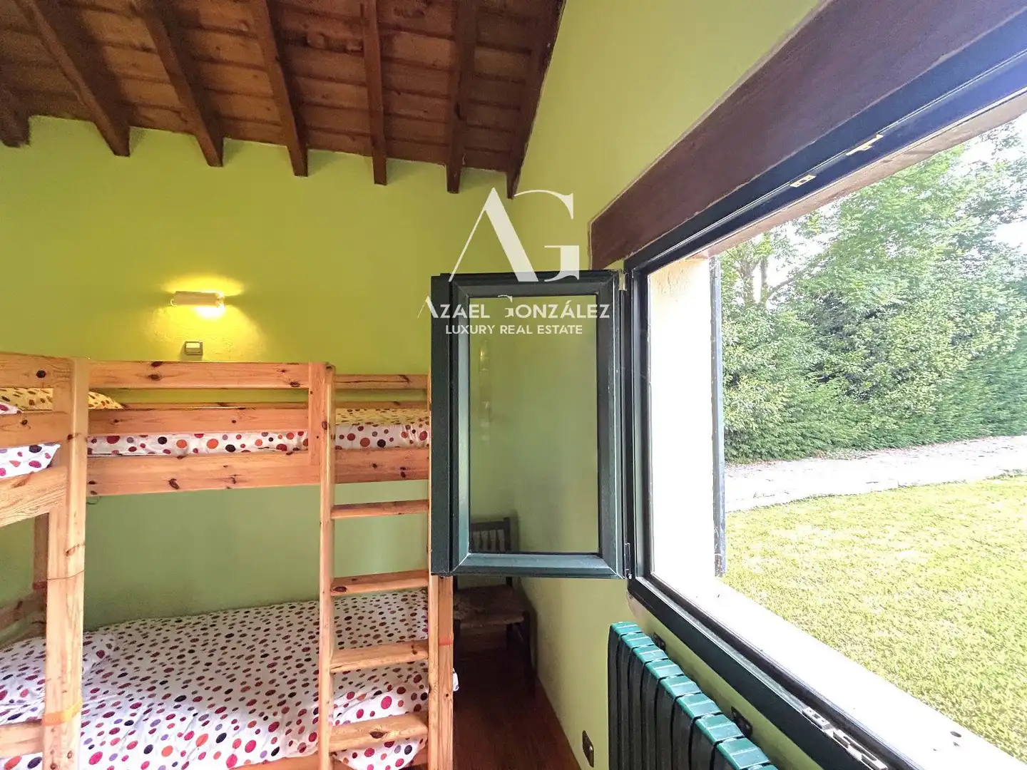 Casa o xalet en venda en Entrambasaguas amb Calefacció, Jardí privat i Traster