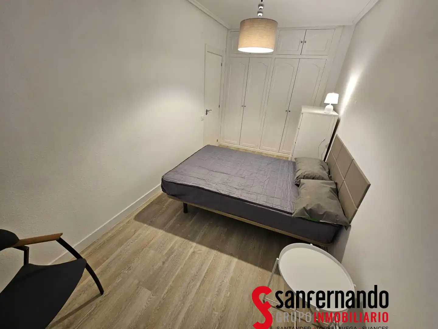 Dormitori de Pis de lloguer en Santander amb Calefacció i Moblat