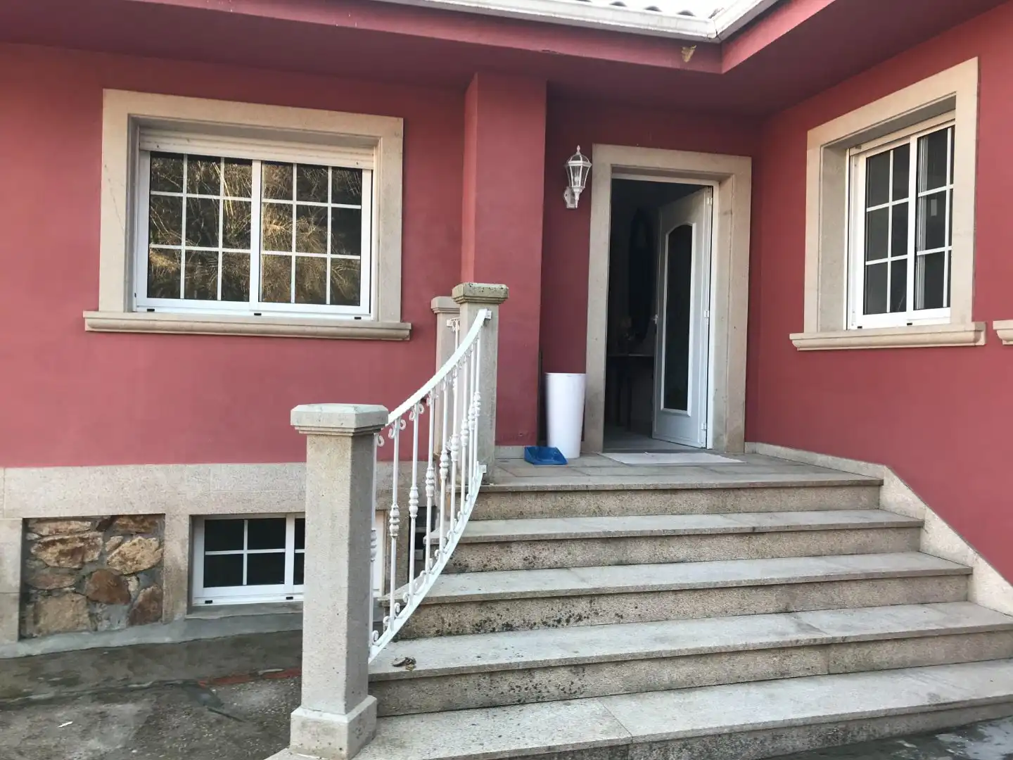Außenansicht von Haus oder Chalet zur Miete in O Rosal   mit Heizung, Privatgarten und Terrasse