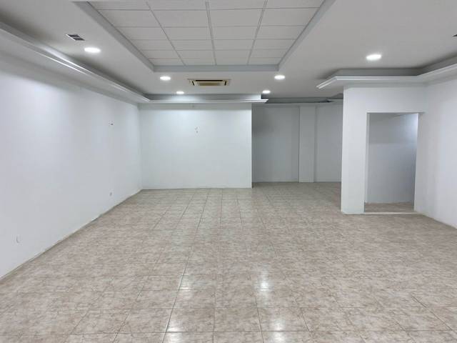 Local comercial en Alquiler en AVENIDA GASTEIZ en San Martín