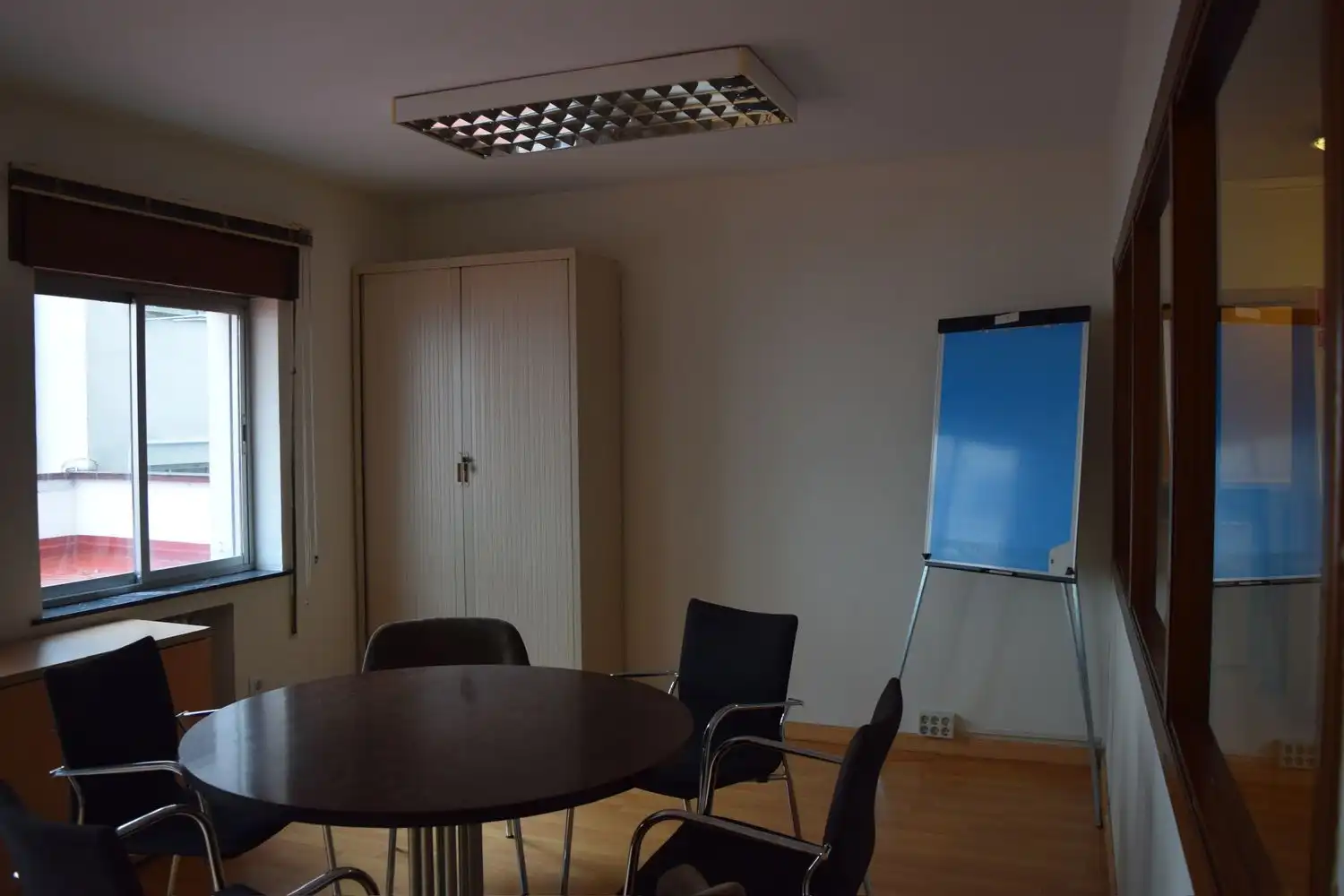 Oficina de alquiler en Oviedo  con Calefacción