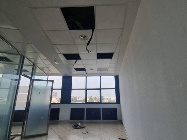 Oficina en Alquiler en Calle Luis Fuentes Bejarano en Urbadiez - Entrepuentes