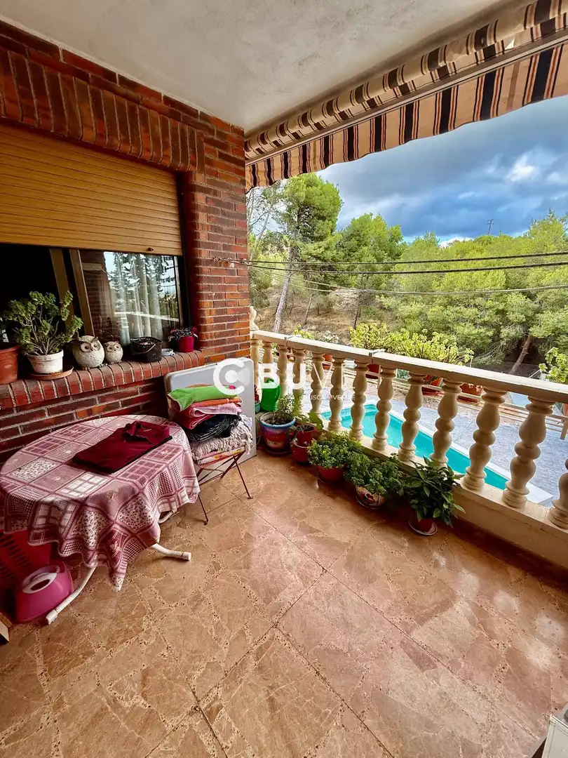 Terrassa de Casa o xalet en venda en Crevillent amb Aire condicionat, Terrassa i Piscina