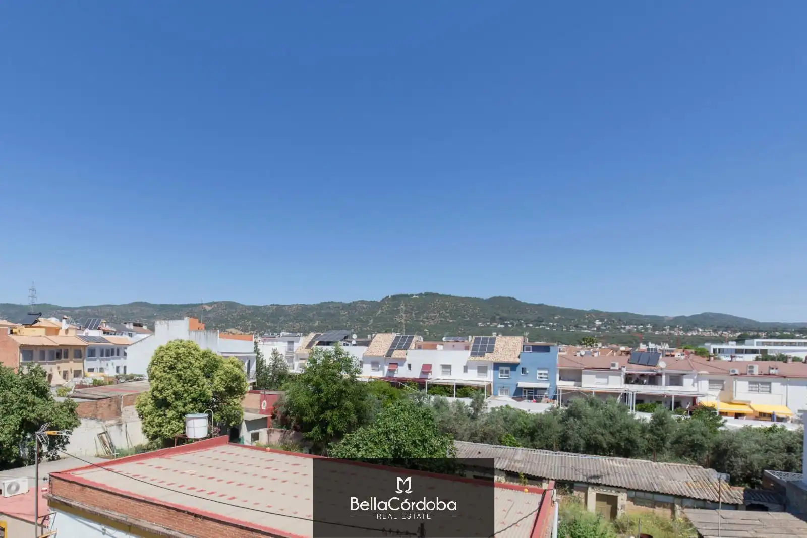Detached homes for sale in Poniente-Norte - Miralbaida - Parque Azahara