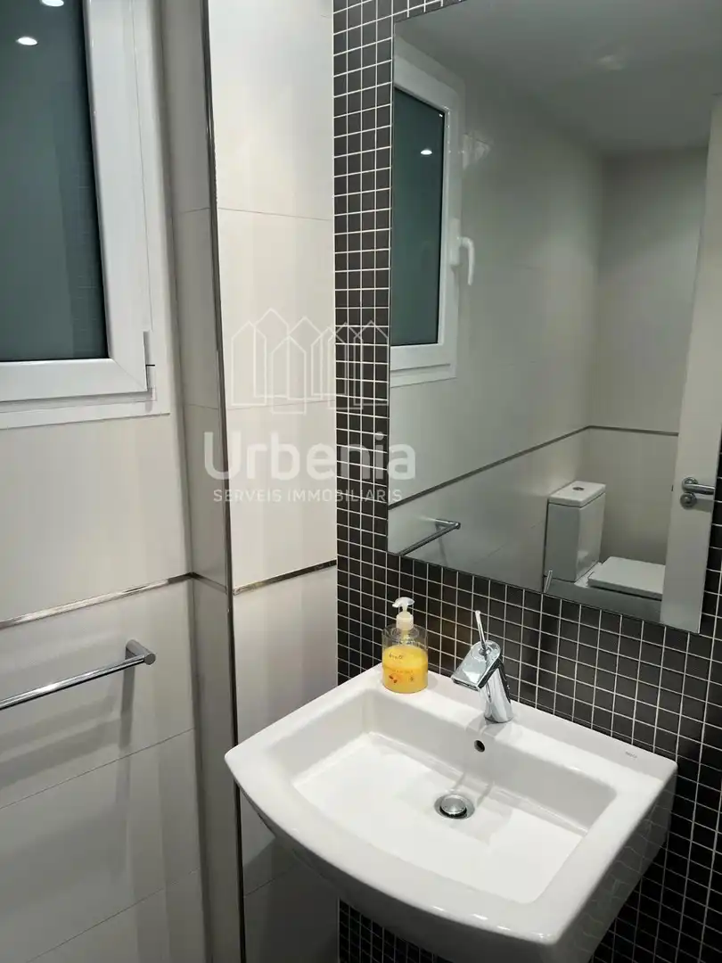 Baño de Local de alquiler en Arenys de Mar con Aire acondicionado