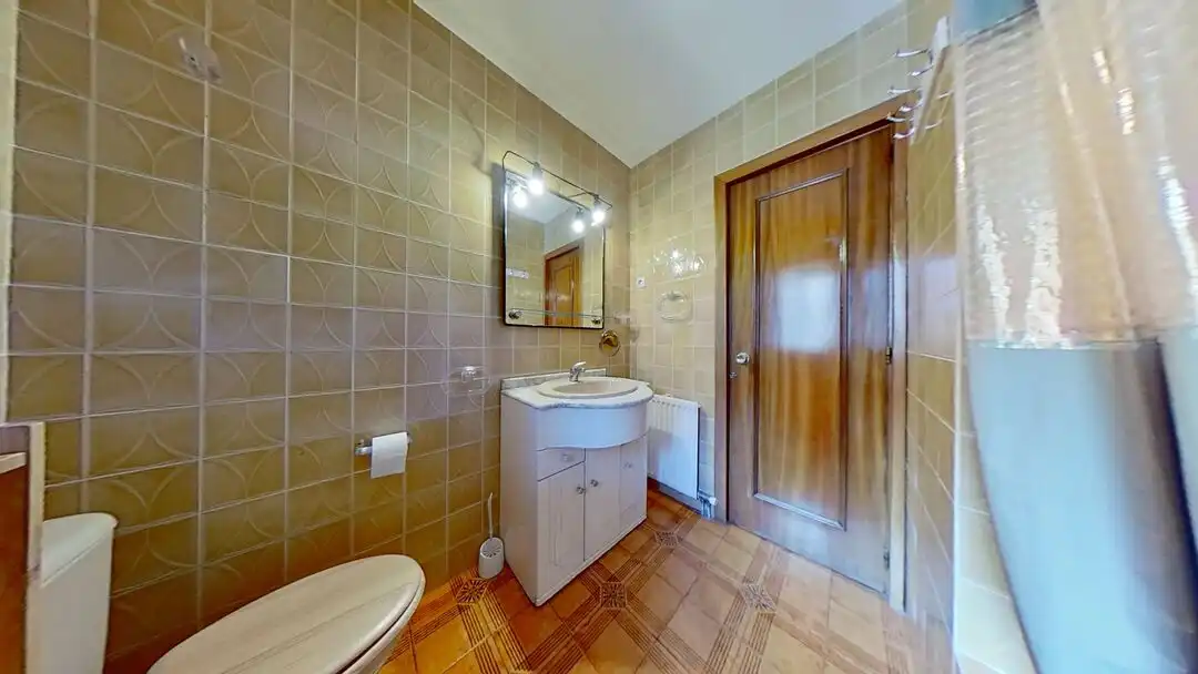 Baño de Piso de alquiler en Madrid con Calefacción y Terraza