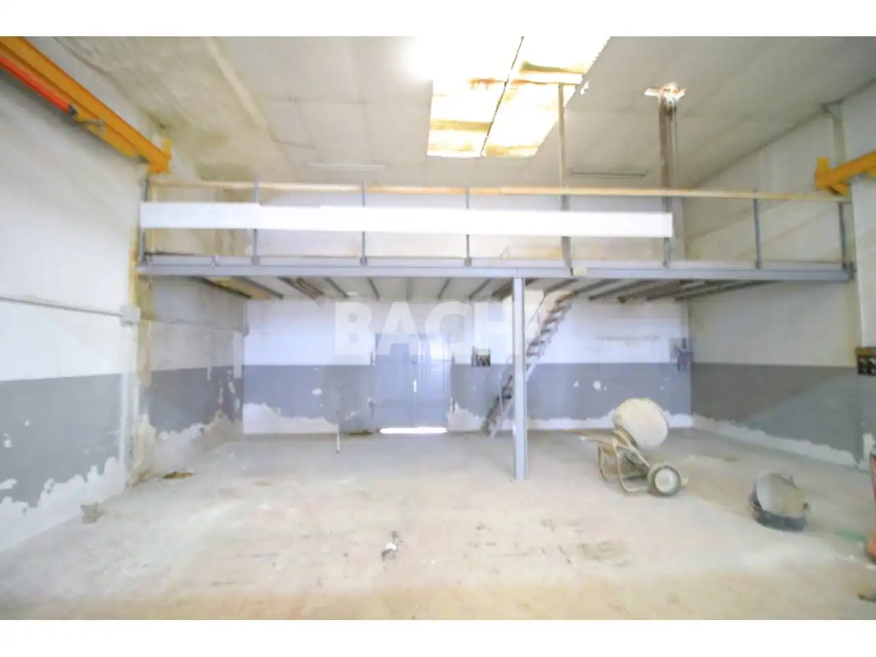 Nave industrial de alquiler en Vic