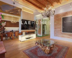 Living room of Flat for sale in  Barcelona Capital  with Air Conditioner, Heating and Terrace