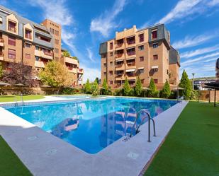 Piscina de Pis en venda en  Granada Capital amb Terrassa