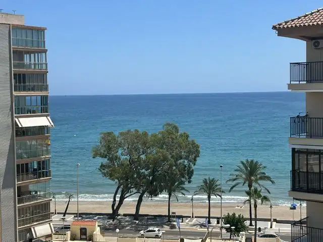 Vista exterior de Apartament en venda en Benicasim / Benicàssim amb Terrassa i Moblat