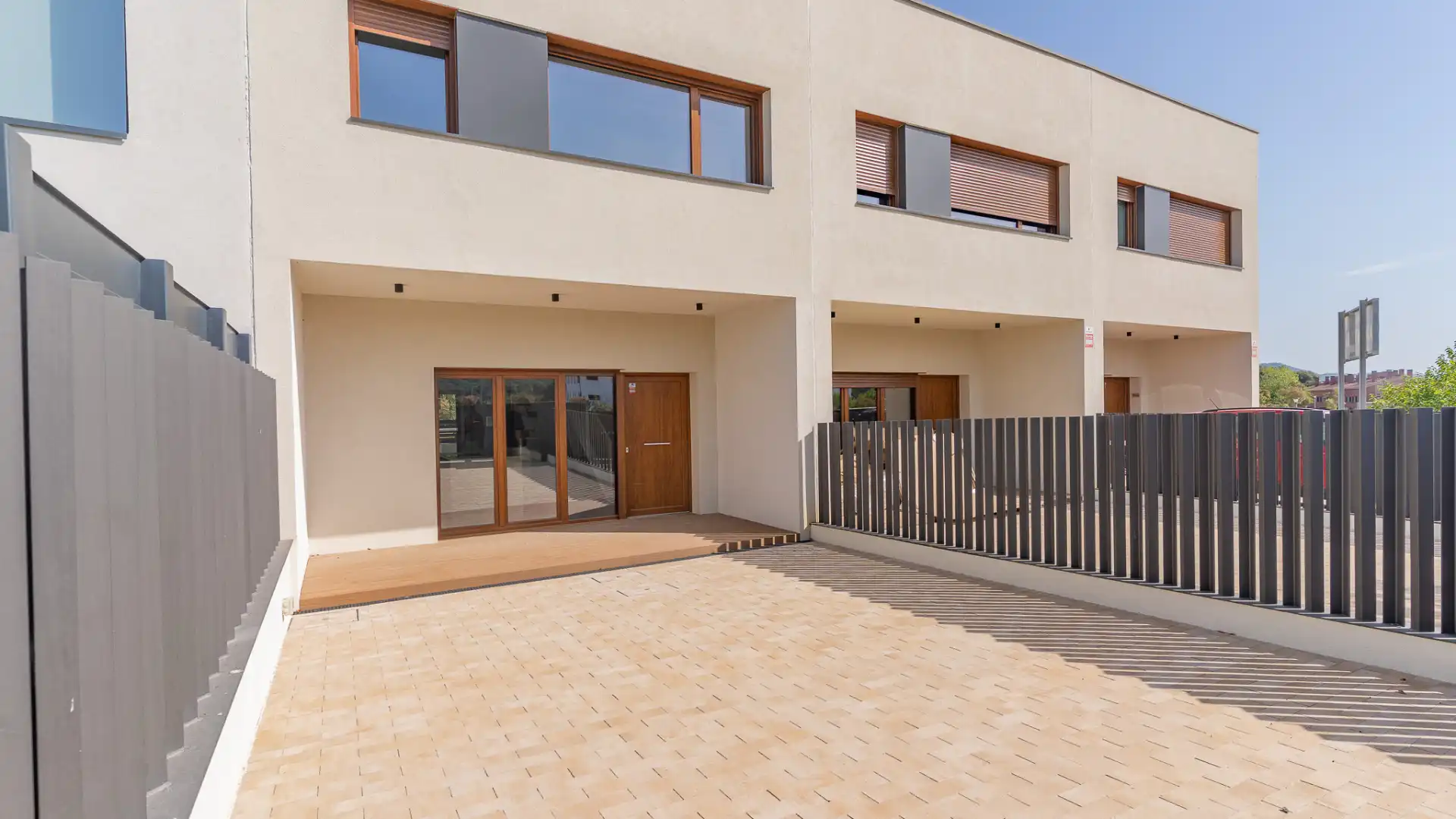 Casa amb jardí en venda a Carrer de Guifré el Pilós 26, imagen 2