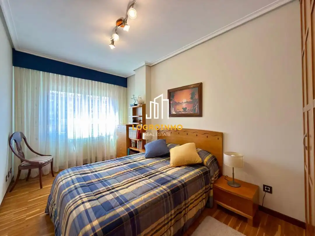Bedroom of Flat for sale in  Logroño  with Heating, Storage room and Swimming Pool