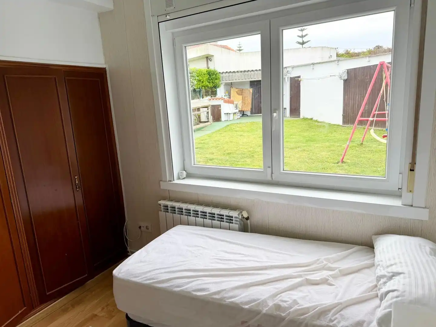 Habitación de Casa o chalet en venta en Arteixo con Calefacción y Jardín privado