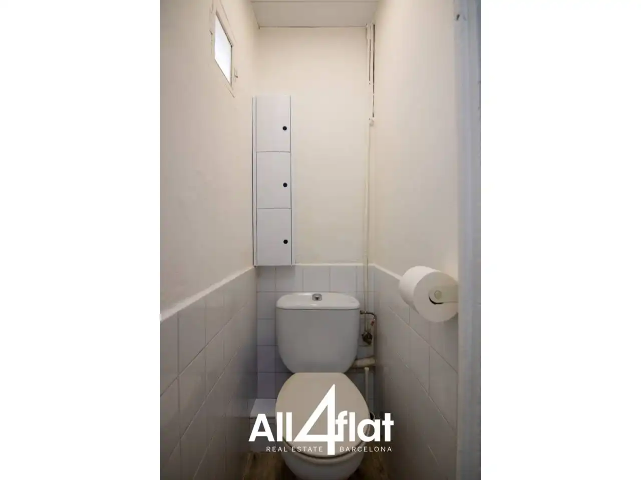 Bathroom of Flat for rent in Barcelona  with Furnished and Balcony