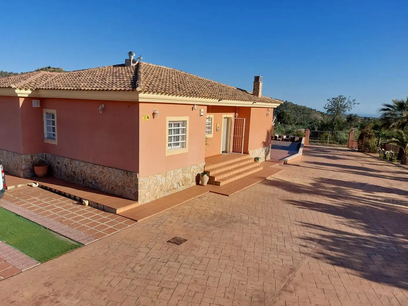 Vista exterior de Casa o xalet en venda en Aigües amb Calefacció, Jardí privat i Terrassa