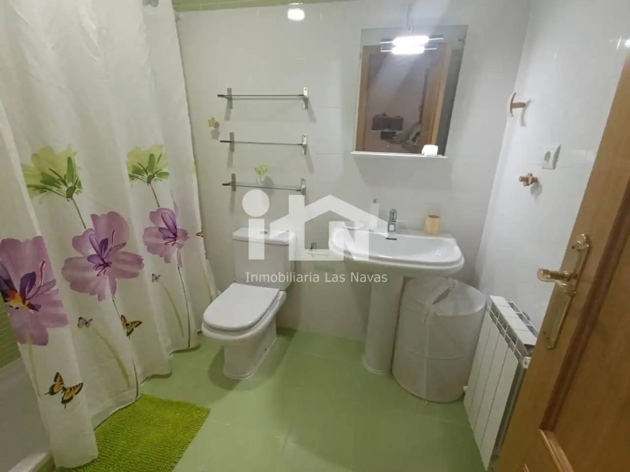 Bany de Pis en venda en Ávila amb Calefacció, Traster i Piscina comunitària